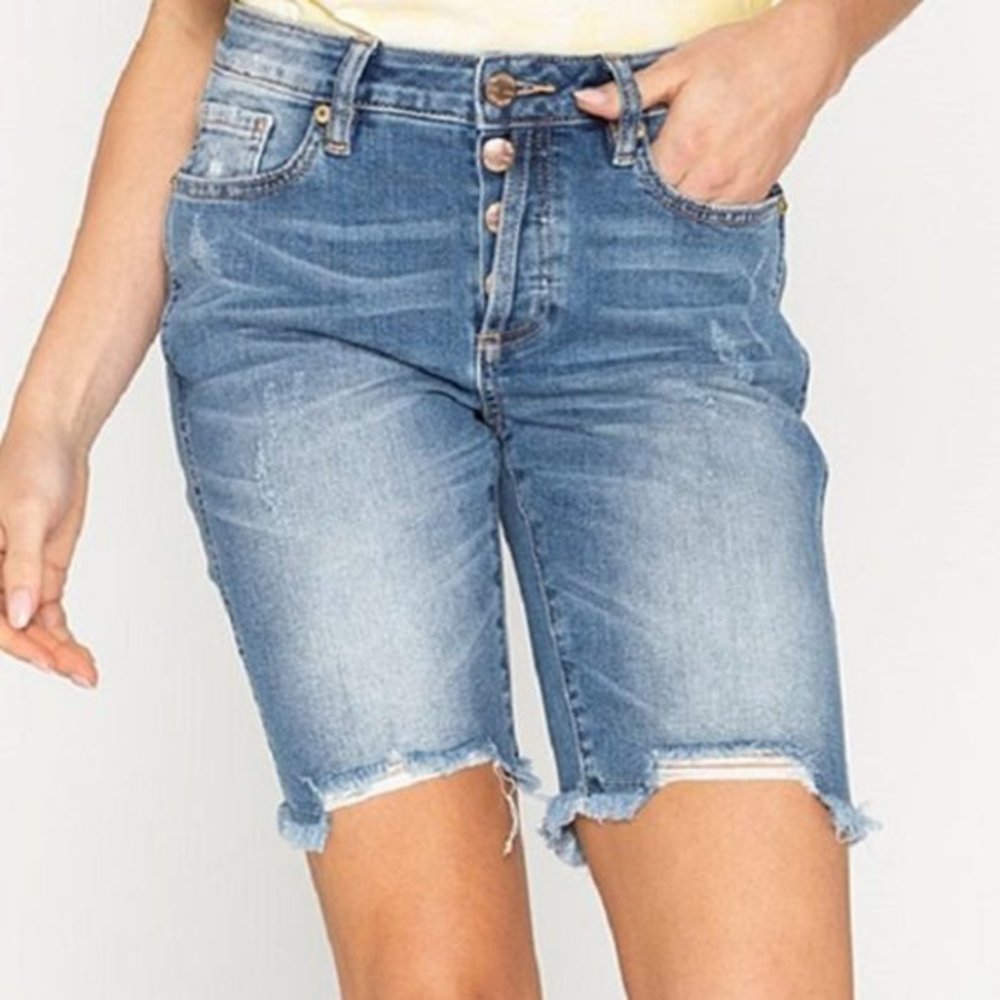 MISS ME Medium Blue Mid Rise Biker Short 25 - Picture 2 of 16